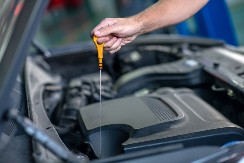 HTEO JE DA UŠTEDI NA SERVISU, PA SEBI NAPRAVIO HAOS Umesto 120 dolara, na kraju je platio 6.000 dolara za popravku