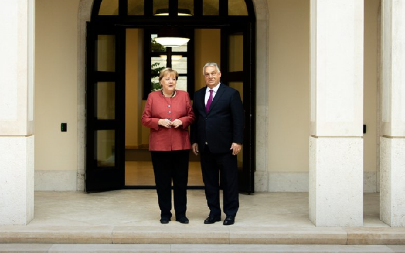 ORBAN DOČEKAO MERKELOVU KAO CARICU: "Jednom kancelarka, uvek kancelarka!"