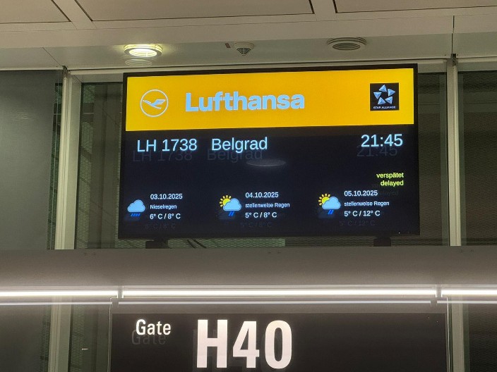 SRBI ZAGLAVLJENI NA NEMAČKOM AERODROMU, HITNO OBUSTAVLJENI SVI LETOVI! Panika u Minhenu zbog drona (FOTO)