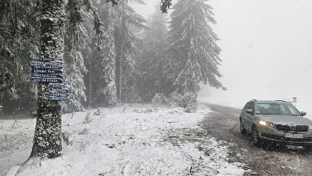 "ODLOŽITE PUT KA OVIM DELOVIMA SRBIJE" Upozorenje AMSS vozačima: Pored snega, na putevima je još jedna OPASNA POJAVA
