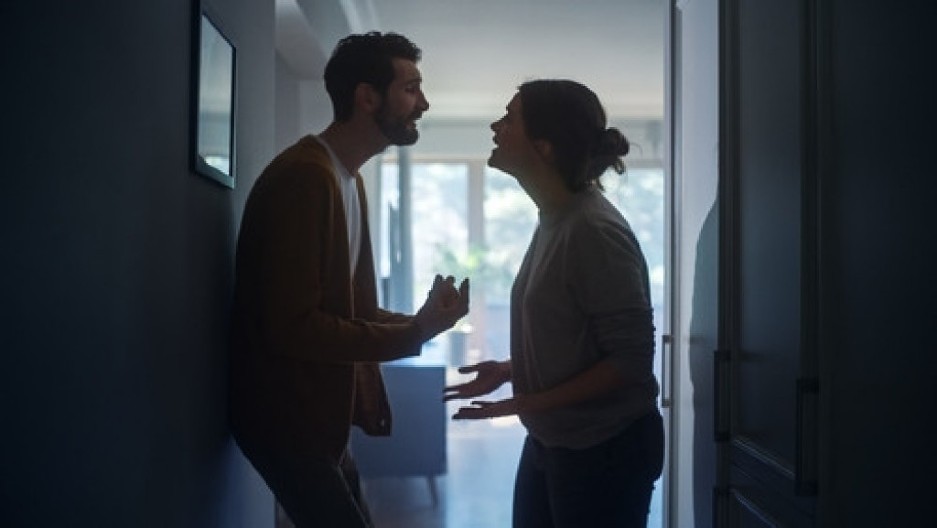 IMAM MUŽA LENŠTINU Ne samo da mi ništa ne pomaže, skroz je nesposoban, a ove noći mi je pukao film!