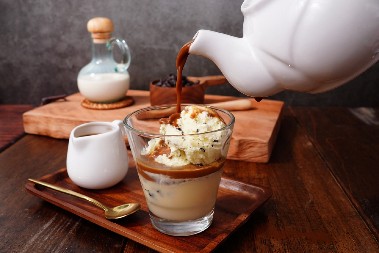 DOK CENE VRTOGLAVO SKAČU ONI PRODAJU KAFU ZA 1 EVRO Motiv je zanimljiv