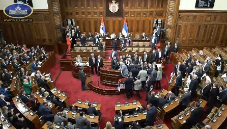 BRUKA U SKUPŠTINI Odrodi digli ruku za takozvanu  rezoluciju o Srebrenici