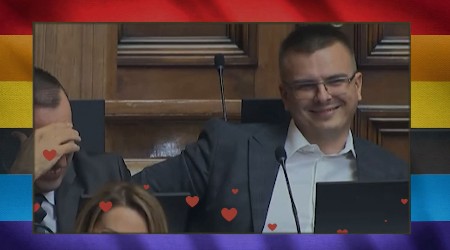 "NISAM ZNALA DA JE TO GEJ AFERA, JA VAS PODRŽAVAM" Brnabić pokopala Parandilovića u Skupštini! (VIDEO)