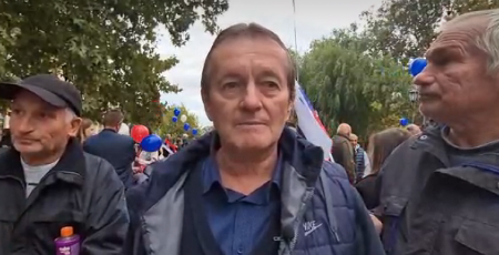 "POŠTUJMO RED I DEMOKRATIJU" Narod ustao i u Kovačici protiv blokada i podela, u znak podrške Srbima na KiM! (VIDEO)