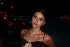 ZAVODI NAKON RASKIDA! Čolina ćerka pokazala sve u toaleti sa velikim izrezom, nikad vrelije izdanje (FOTO)