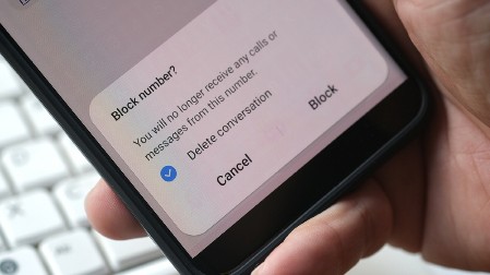 DA LI NAM PRETI NADZOR PORUKA NA TELEFONU? Ponovo blokiran predlog u EU