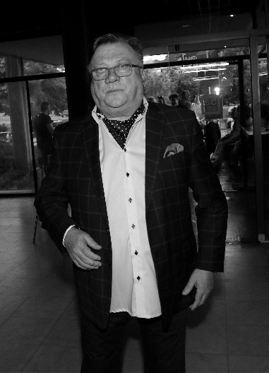 "ZVAO JE IZ BOLNICE I STALNO PITAO SAMO JEDNO" Pecikoza otkrio detalje o neobjavljenom albumu Halida Bešlića, a ovako je nastala "Sejda"