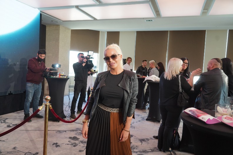 ON JE OTAC DŽIDŽINOG DETETA! Isplivale informacije o muškarcu sa kojim je pevačica u ljubavi