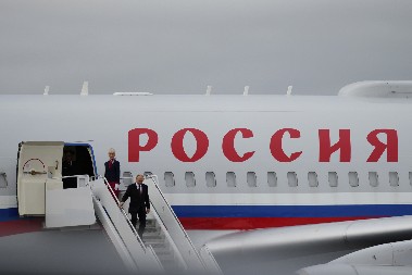 BEZBEDNOSNE MERE ZA PUTINOV LET U MAĐARSKU: Četiri borbena aviona prate predsednika kroz Srbiju i region