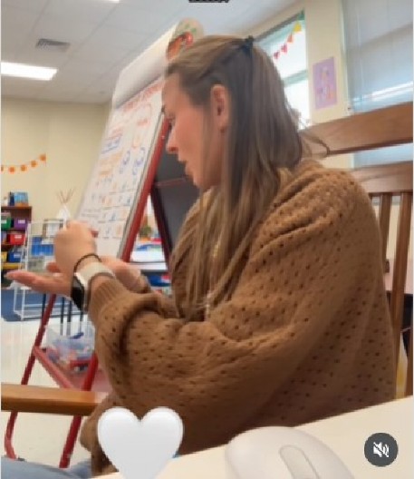 UČITELJICA SE PROSLAVILA PREKO NOĆI Evo kako motiviše đake prvake, oni sve zapamte, a roditelji su oduševljeni!