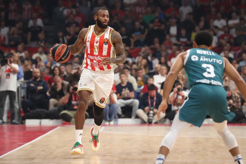 "MI O VUKU, A VUK..." Kodi Miler Mekintajer se oglasio na srpskom i raspametio "delije" objavom (FOTO)