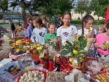 NAJLEPŠA SLIKA DANA IZ SRBIJE Deca stoje za tezgom, a razlog će vas potpuno raznežiti