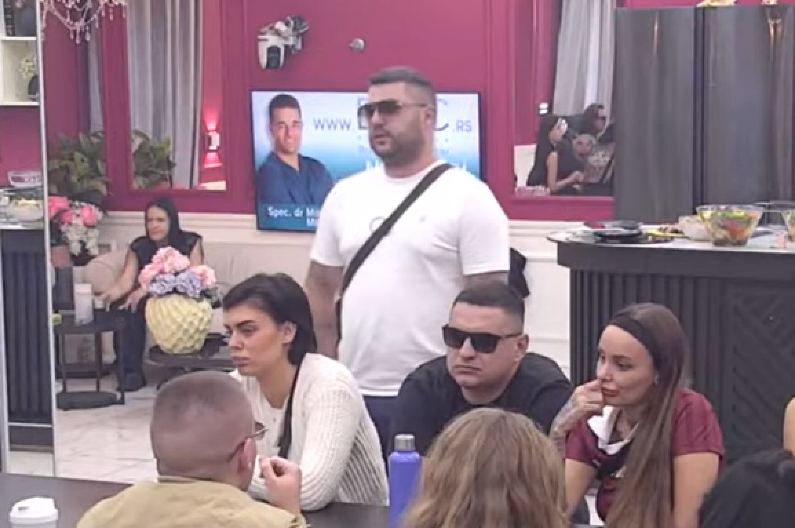 "OD TRI MUŽA VIŠE NEMAŠ NIJEDNOG" Majka Asmina Durdžića se obratila Siti Ahmić, društvene mreže se usijale