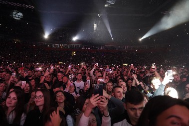 PEVAČI MASOVNO OTKAZUJU NASTUPE U BEOGRADU: "Dragi ljudi, hvala na razumevanju..."