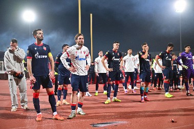 "SVI PRAVI ZVEZDAŠI..." Čuveni navijač Zvezde u novom sportu najavio meč protiv Lila (VIDEO)