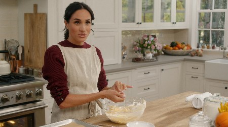 "CRNA MEGAN, DA LI SI MOGLA VIŠE DA SE IZBLAMIRAŠ?"  Ljudi se pitaju da li je svesna toga šta je upravo uradila!