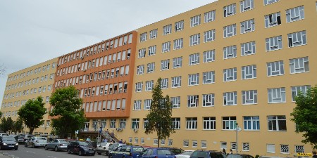 PET PACIJENATA KRITIČNO NA RESPIRATORU Oglasio se direktor Kliničkog centra Tuzla, jedna žena preminula tokom noći