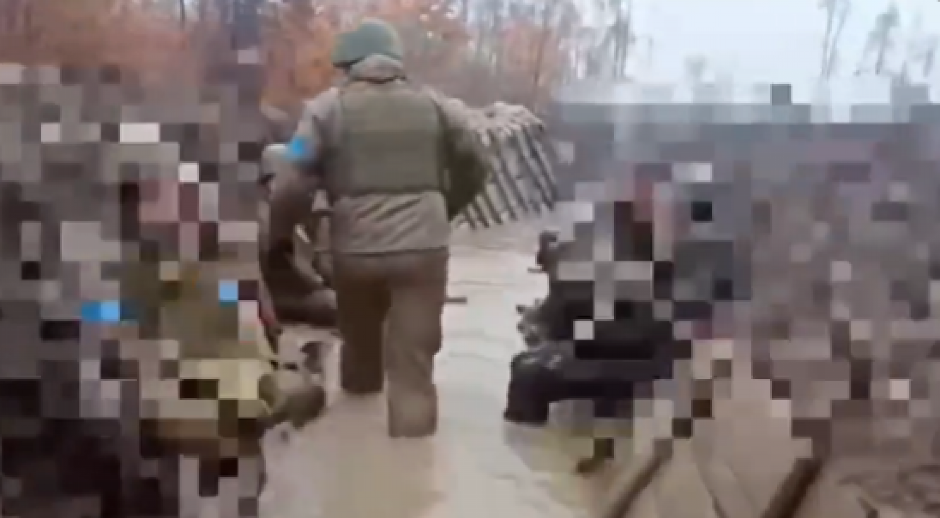 POPLAVLJENI UKRAJINSKI POLOŽAJI U VOLČANSKU Vojnici u vodi do kolena nakon udara na branu u Belgorodu (VIDEO)