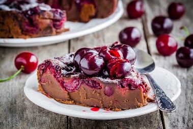 ČOKO VIŠNJA TORTA ZA PRAVE SLADOKUSCE Kremasto savršenstvo bez mane