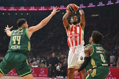 EVROLIGA SE PONOVO OGLASILA Evropa oduševljena sjajnim partijama Crvene zvezde i atmosferom u Areni