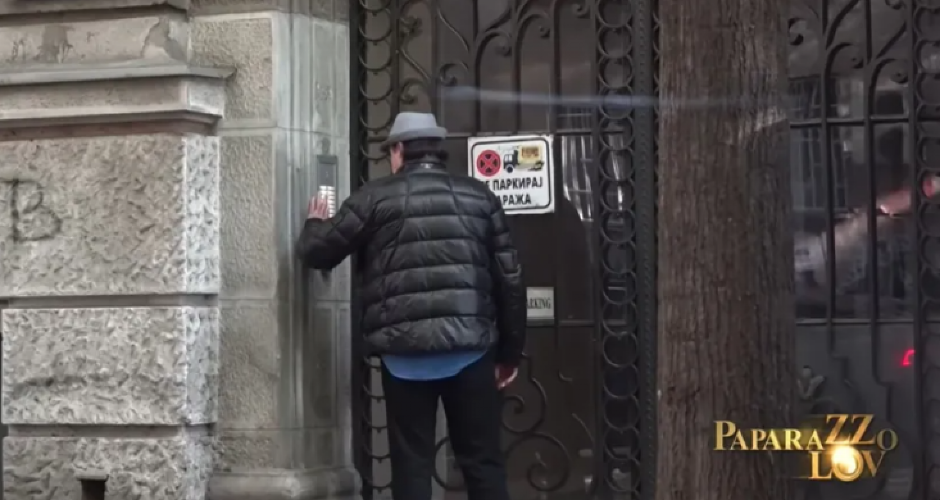 NAKON MELININE VERIDBE ZAVRŠIO KOD NJEGA Haris Džinović snimljen u trenutku kada se nije nadao, u ruci nosio ovo (FOTO)