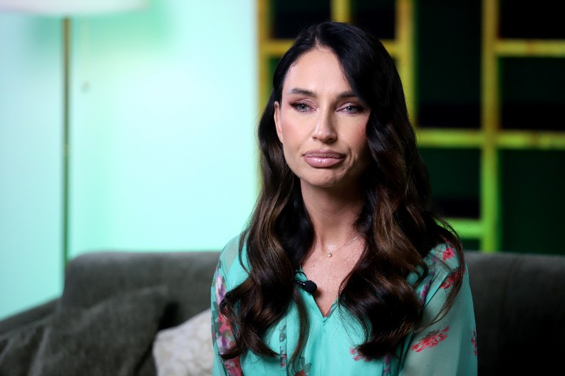 "PONAŠALA SAM SE KAO DA GA PREZIREM" Kaća Živković priznala da je bila zaljubljena u kolegu pevača!