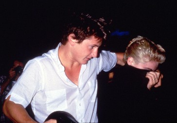 MUČIO JE I MERIO DUBINU DEKOLTEA, A ONA GA VARALA Buran brak poznatih ličnosti počeo kao bajka, postao noćna mora!