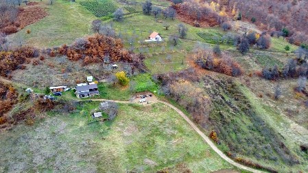 MILENKO POKLANJAO ZEMLJU KAKO BI SELO BAR MALO OŽIVELO Ostao je sam, a sada je odlučio da to promeni (FOTO)