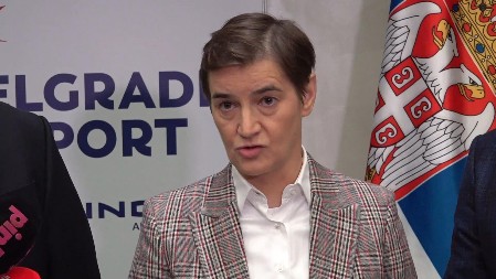 "KAKVI LICEMERI" Brnabić reagovala na pisanje N1: Do juče su optuživali Vučića za izvoz oružja, a danas se žale da prete otkazi zbog zabrane izvoza