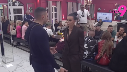 "NEOPHODNA JOJ JE STRUČNA POMOĆ" Bivša devojka Anđela Rankovića urnisala Anitu, nije mogla više da ćuti: "Vreme je da zaštitim sebe i njega od daljih napada"