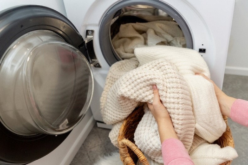 DA LI SE VUNENI DŽEMPERI PERU U MAŠINI?  Ako želite da vam traju godinama, tretirajte ih samo na 1 način - biće kao da su tek kupljeni!