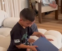 DEČAK JE 6 GODINA MOLIO DA MU KUPE PSA Kad je otvorio rođendanski poklon, rasplakao je celu zemlju!