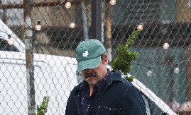 GLUMAC PROMENIO LIČNI OPIS Brkovi su bili samo početak, sada je pustio i bradu, čik probajte da pogodite ko je