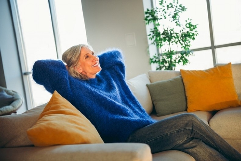 VEĆ 3 ZIME NE UKLJUČUJE GREJANJE U STANU  Tvrdi da joj nije hladno, a evo kako se ova žena greje