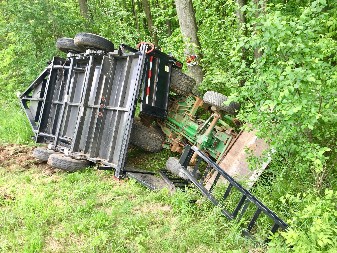 PODLETEO POD VOZ Traktorista poginuo na pružnom prelazu