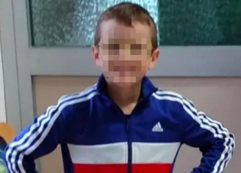 OVO JE DEČAK (9) KOG JE ZAKLALA MAJKA: Detalji užasa u Trstu! Otac pokazao jezive slike mališana i molio - Ne ostavljajte ga sa njom, opasna je