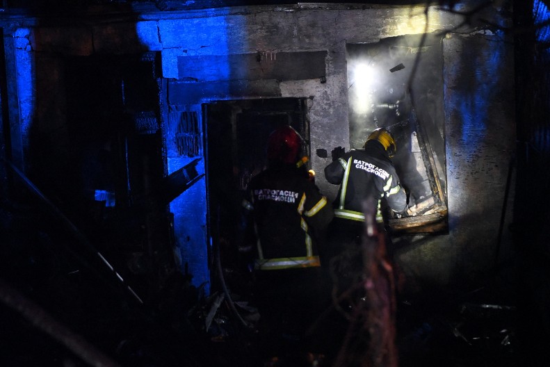 PRVE FOTOGRAFIJE SA MESTA IZBIJANJA POŽARA NA SENJAKU! Jedna osoba hospitalizovana, evo šta je uzrok