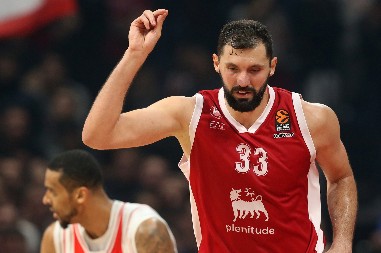 PAKAO ZA MIROTIĆA Evo kako su grobari dočekali Srbina iz Armanija (VIDEO)