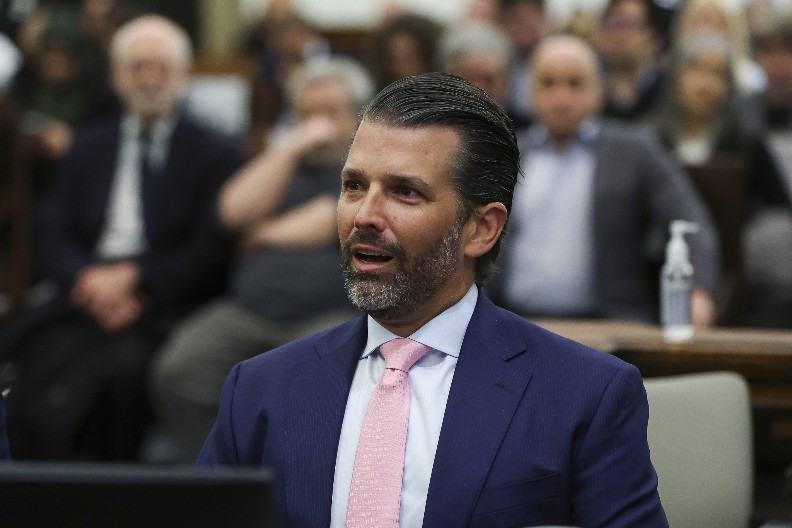 HITNO SE OGLASIO I TRAMPOV SIN: Vojno-industrijski kompleks želi Treći svetski rat pre mira Trampove administracije!