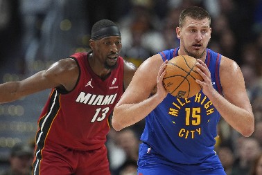 PROPUŠTA MEČEVE, A DOMINIRA Nikola Jokić prvi u MVP trci