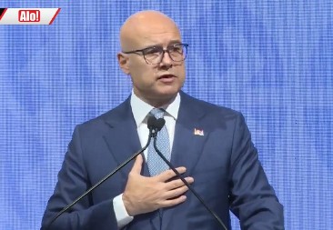 "NASILNICI I SILEDŽIJE BILI I OSTALI" PREMIJER VUČEVIĆ JASNO PORUČIO: DŽepovi su im puni narodnih para, neće im uspeti da otmu državu