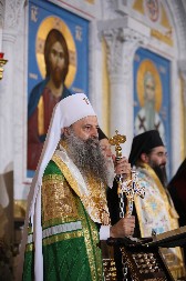 SKANDAL! Opozicija uputila brutalnu psovku patrijarhu srpskom Porfiriju!