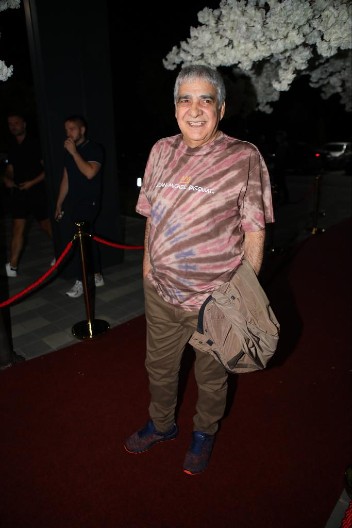 LJUBA ALIČIĆ U GAĆAMA Pevač uhvaćen u nesvakidašnjem izdanju! (VIDEO)