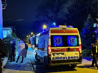 UŽAS U SUBOTICI KOD PRAVOSLAVNE CRKVE Automobil naleteo na tri tinejdžerke, vozač je odmah pobegao