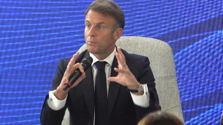 FRANCUSKA SVE DUBLJE TONE U RECESIJU Problemi koji čekaju Makrona nakon pada vlade