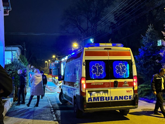 NA AUTOKOMANDI IZBODEN MUŠKARAC Hitna pomoć intervenisala i zbog tuče u kojoj su povređeni muškarac i žena