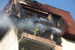 NEPOKRETNI SIN IZGOREO U POŽARU, MAJKA EVAKUISANA Porodična tragedija u Blacu