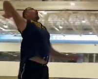 SRBIN PONOVO SVE ODUŠEVIO Nikola Jokić zaigrao drugi sport (VIDEO)