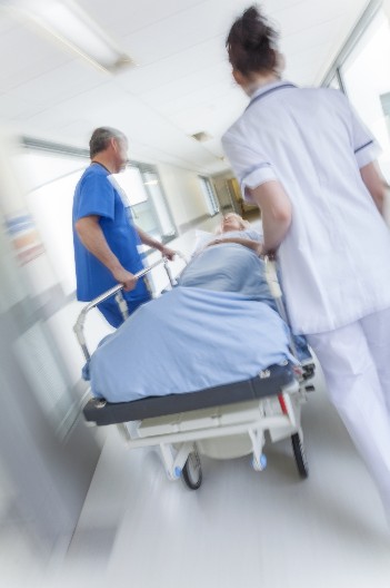 ŽENA TUŽILA BOLNICU ZBOG SMRTI SVOJE MAJKE Tvrdi da joj nije pružena lekarska pomoć